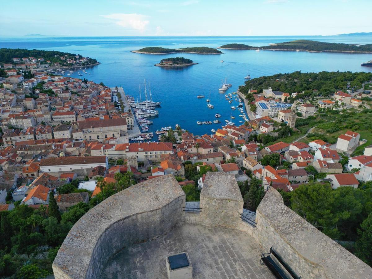 Apartments Nikolina Hvar Town Exterior foto